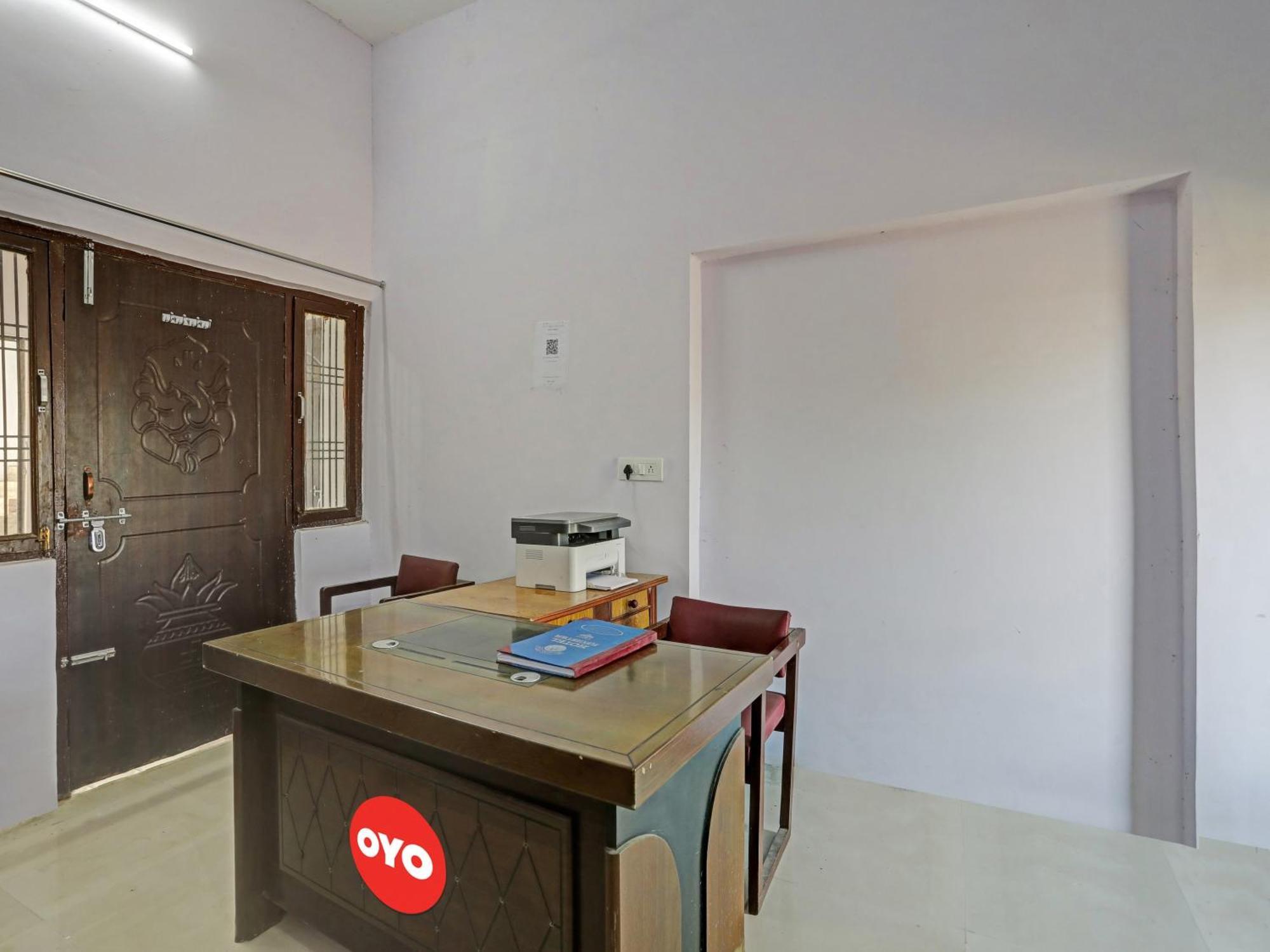 Super Hotel O Easy Stay Inn 러크나우 외부 사진